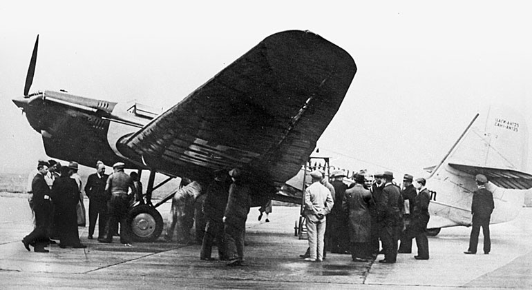 Иллюстрация к книге — Чкалов. Взлет и падение великого пилота [i_078.jpg]