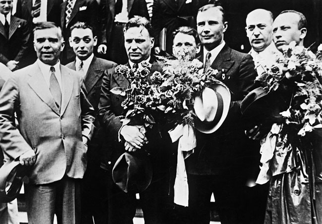 Иллюстрация к книге — Чкалов. Взлет и падение великого пилота [i_079.jpg]