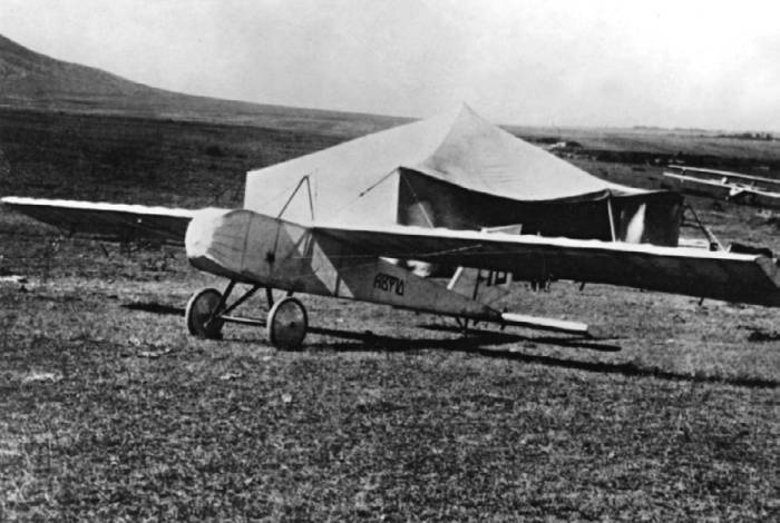 Иллюстрация к книге — Неизвестный Яковлев. "Железный" авиаконструктор [neizyak_1672_img_003.jpg]