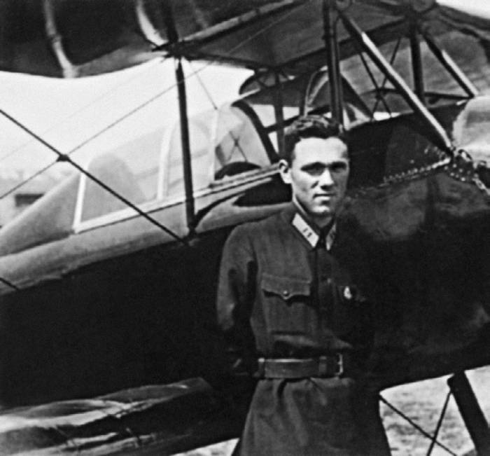 Иллюстрация к книге — Неизвестный Яковлев. "Железный" авиаконструктор [neizyak_1672_img_006.jpg]