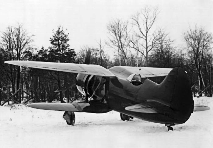 Иллюстрация к книге — Неизвестный Яковлев. "Железный" авиаконструктор [neizyak_1672_img_021.jpg]