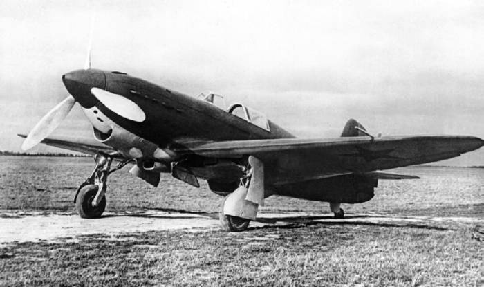 Иллюстрация к книге — Неизвестный Яковлев. "Железный" авиаконструктор [neizyak_1672_img_028.jpg]