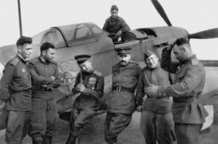 Иллюстрация к книге — Неизвестный Яковлев. "Железный" авиаконструктор [neizyak_1672_img_037.jpg]