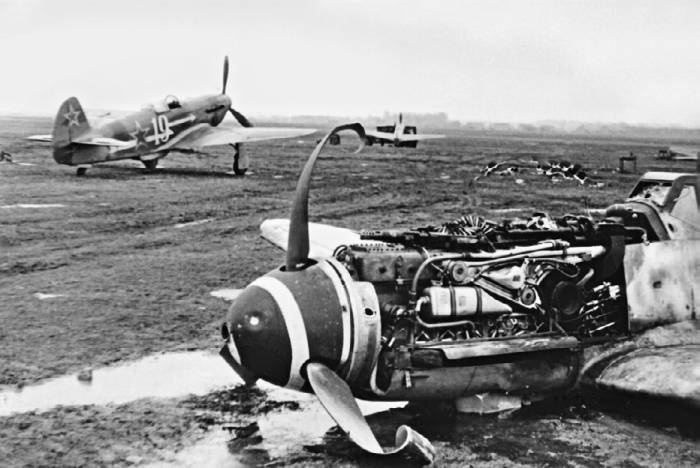 Иллюстрация к книге — Неизвестный Яковлев. "Железный" авиаконструктор [neizyak_1672_img_082.jpg]