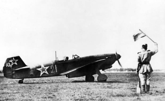 Иллюстрация к книге — Неизвестный Яковлев. "Железный" авиаконструктор [neizyak_1672_img_086.jpg]