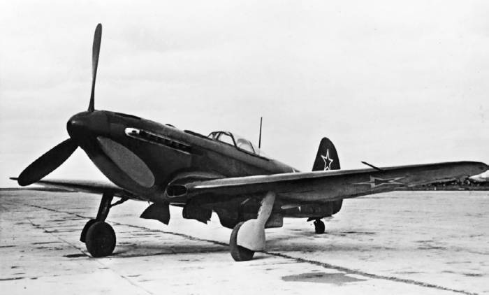 Иллюстрация к книге — Неизвестный Яковлев. "Железный" авиаконструктор [neizyak_1672_img_115.jpg]