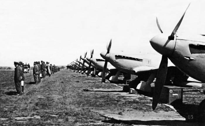 Иллюстрация к книге — Неизвестный Яковлев. "Железный" авиаконструктор [neizyak_1672_img_117.jpg]