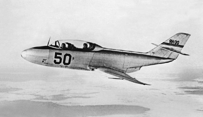 Иллюстрация к книге — Неизвестный Яковлев. "Железный" авиаконструктор [neizyak_1672_img_143.jpg]