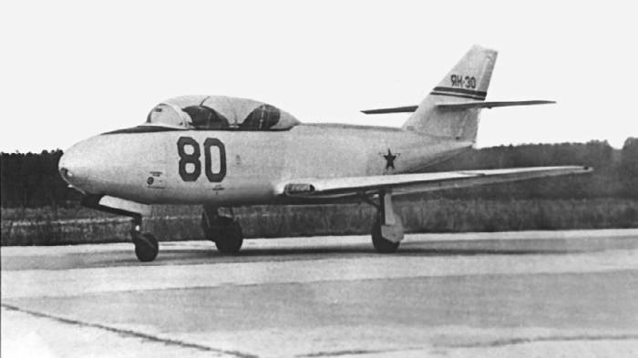 Иллюстрация к книге — Неизвестный Яковлев. "Железный" авиаконструктор [neizyak_1672_img_144.jpg]