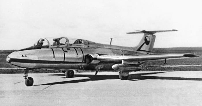 Иллюстрация к книге — Неизвестный Яковлев. "Железный" авиаконструктор [neizyak_1672_img_146.jpg]