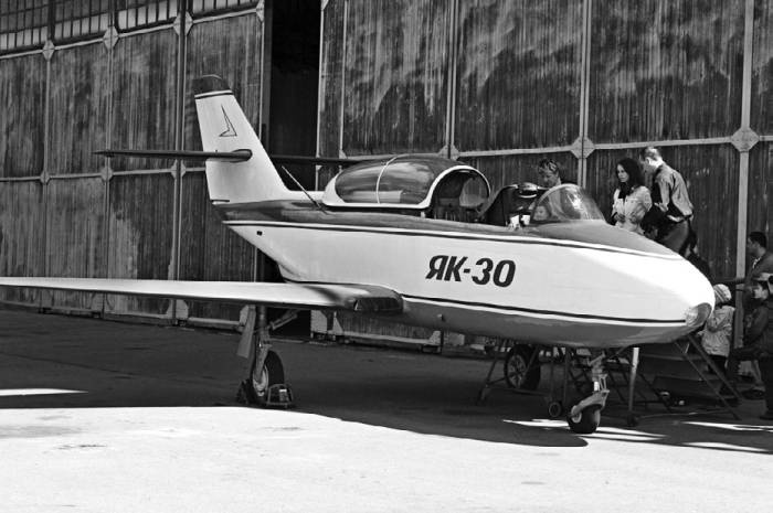 Иллюстрация к книге — Неизвестный Яковлев. "Железный" авиаконструктор [neizyak_1672_img_148.jpg]