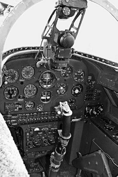 Иллюстрация к книге — Неизвестный Яковлев. "Железный" авиаконструктор [neizyak_1672_img_149.jpg]