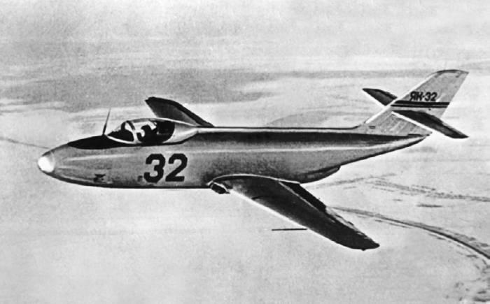 Иллюстрация к книге — Неизвестный Яковлев. "Железный" авиаконструктор [neizyak_1672_img_151.jpg]