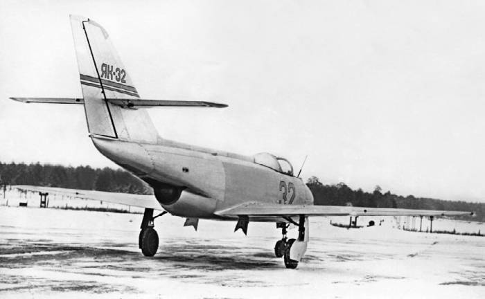 Иллюстрация к книге — Неизвестный Яковлев. "Железный" авиаконструктор [neizyak_1672_img_152.jpg]