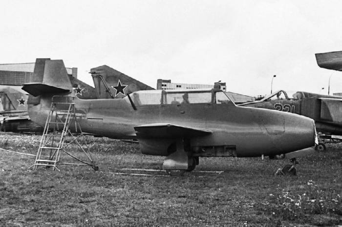 Иллюстрация к книге — Неизвестный Яковлев. "Железный" авиаконструктор [neizyak_1672_img_203.jpg]