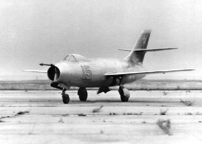 Иллюстрация к книге — Неизвестный Яковлев. "Железный" авиаконструктор [neizyak_1672_img_207.jpg]