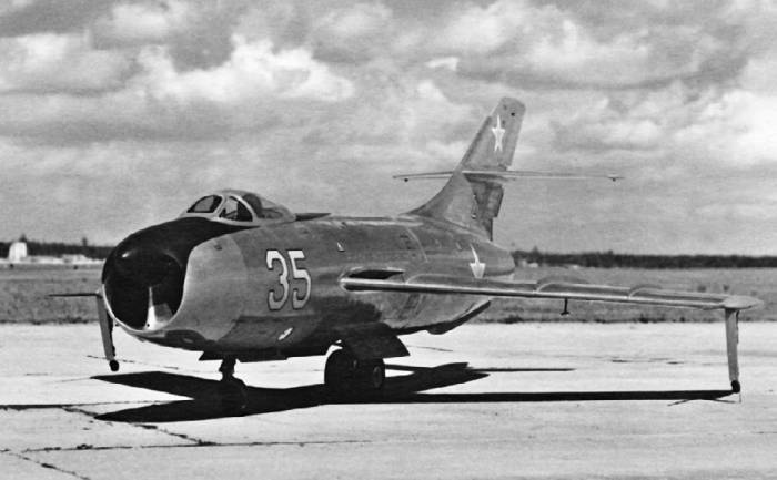 Иллюстрация к книге — Неизвестный Яковлев. "Железный" авиаконструктор [neizyak_1672_img_211.jpg]