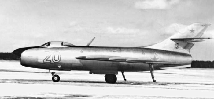 Иллюстрация к книге — Неизвестный Яковлев. "Железный" авиаконструктор [neizyak_1672_img_212.jpg]