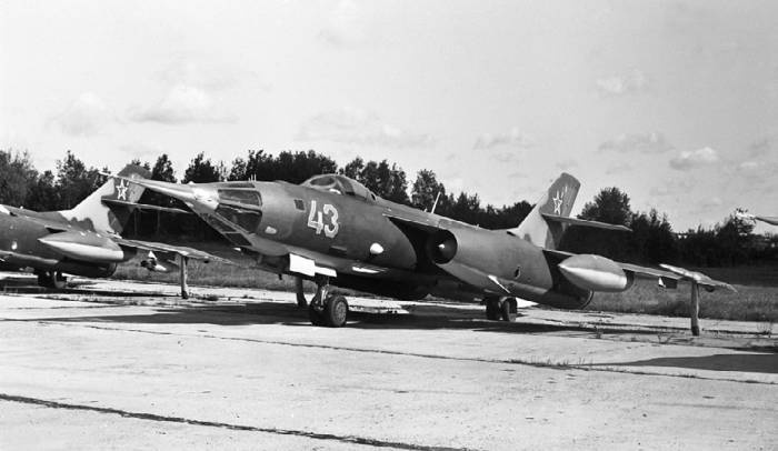 Иллюстрация к книге — Неизвестный Яковлев. "Железный" авиаконструктор [neizyak_1672_img_246.jpg]