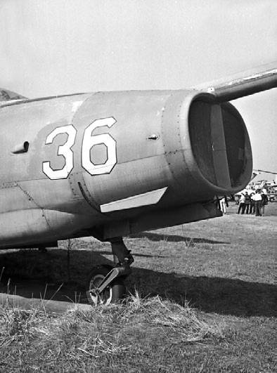 Иллюстрация к книге — Неизвестный Яковлев. "Железный" авиаконструктор [neizyak_1672_img_261.jpg]