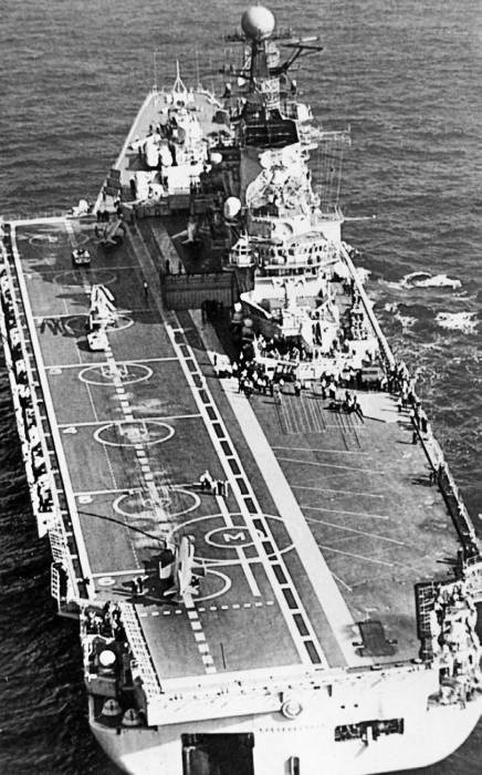 Иллюстрация к книге — Неизвестный Яковлев. "Железный" авиаконструктор [neizyak_1672_img_263.jpg]