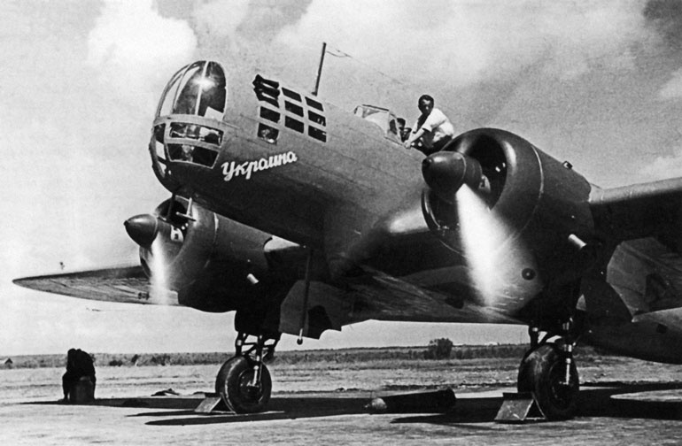Иллюстрация к книге — Неизвестный Ильюшин. Триумфы отечественного авиапрома [i_024.jpg]