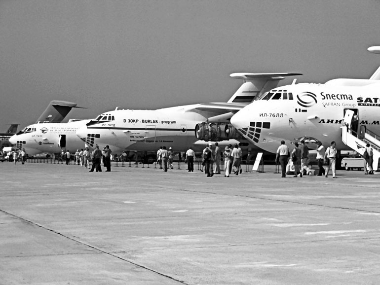 Иллюстрация к книге — Неизвестный Ильюшин. Триумфы отечественного авиапрома [i_158.jpg]