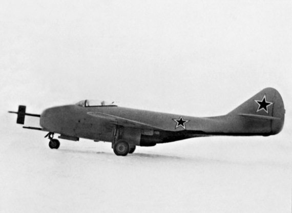 Иллюстрация к книге — Неизвестный "МиГ". Гордость советского авиапрома [i_030.jpg]