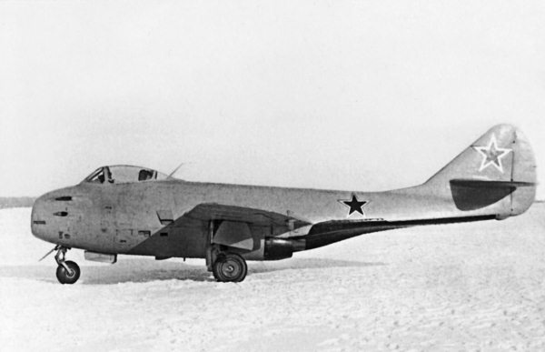 Иллюстрация к книге — Неизвестный "МиГ". Гордость советского авиапрома [i_032.jpg]