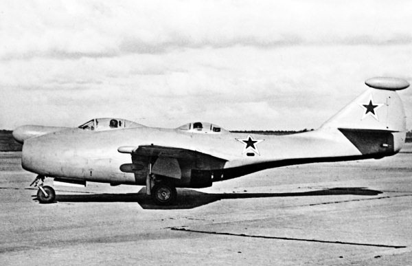 Иллюстрация к книге — Неизвестный "МиГ". Гордость советского авиапрома [i_033.jpg]