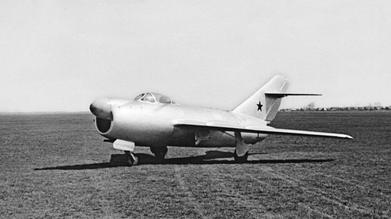 Иллюстрация к книге — Неизвестный "МиГ". Гордость советского авиапрома [i_041.jpg]