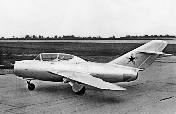 Иллюстрация к книге — Неизвестный "МиГ". Гордость советского авиапрома [i_046.jpg]