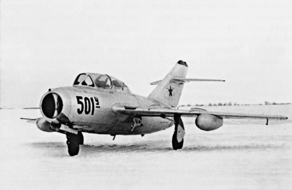 Иллюстрация к книге — Неизвестный "МиГ". Гордость советского авиапрома [i_047.jpg]