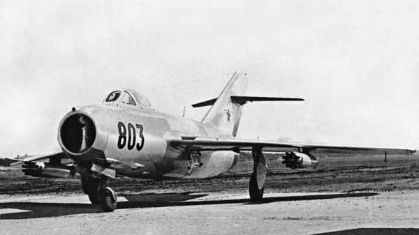 Иллюстрация к книге — Неизвестный "МиГ". Гордость советского авиапрома [i_050.jpg]