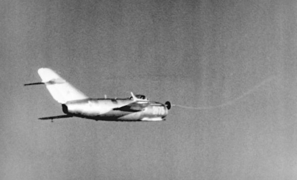 Иллюстрация к книге — Неизвестный "МиГ". Гордость советского авиапрома [i_053.jpg]