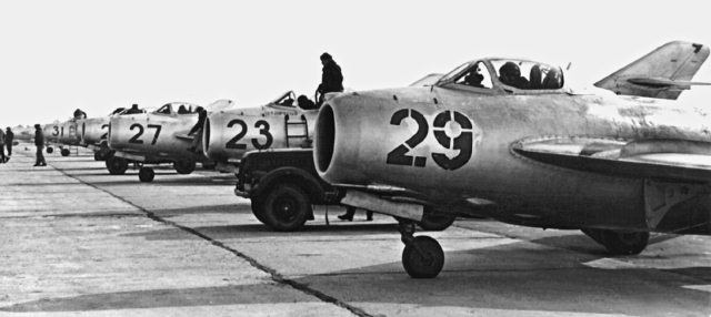 Иллюстрация к книге — Неизвестный "МиГ". Гордость советского авиапрома [i_074.jpg]