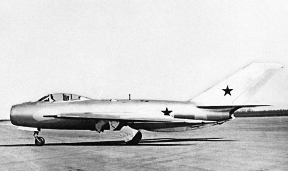 Иллюстрация к книге — Неизвестный "МиГ". Гордость советского авиапрома [i_077.jpg]