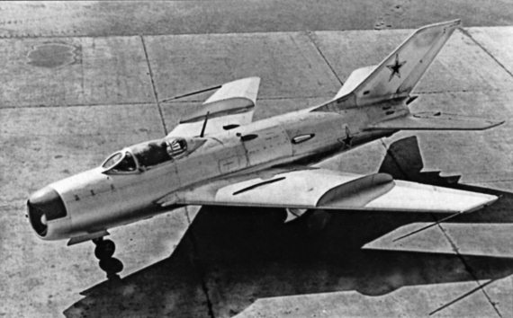 Иллюстрация к книге — Неизвестный "МиГ". Гордость советского авиапрома [i_081.jpg]