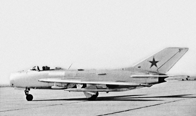 Иллюстрация к книге — Неизвестный "МиГ". Гордость советского авиапрома [i_090.jpg]