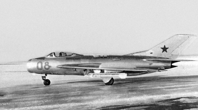 Иллюстрация к книге — Неизвестный "МиГ". Гордость советского авиапрома [i_095.jpg]