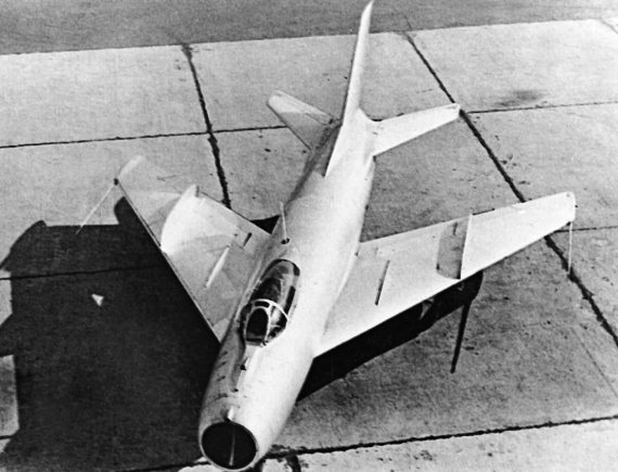 Иллюстрация к книге — Неизвестный "МиГ". Гордость советского авиапрома [i_096.jpg]