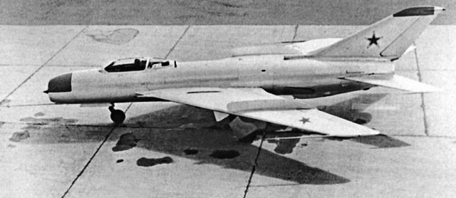 Иллюстрация к книге — Неизвестный "МиГ". Гордость советского авиапрома [i_097.jpg]