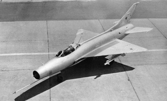 Иллюстрация к книге — Неизвестный "МиГ". Гордость советского авиапрома [i_105.jpg]