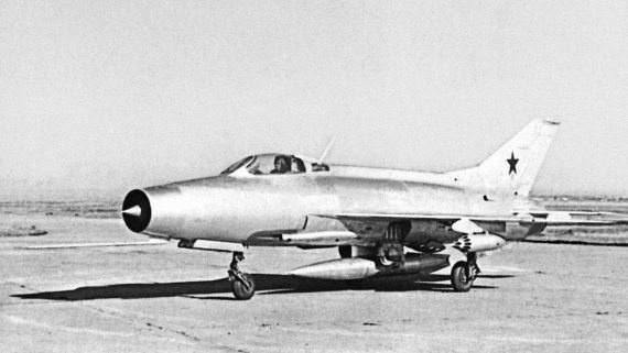 Иллюстрация к книге — Неизвестный "МиГ". Гордость советского авиапрома [i_108.jpg]