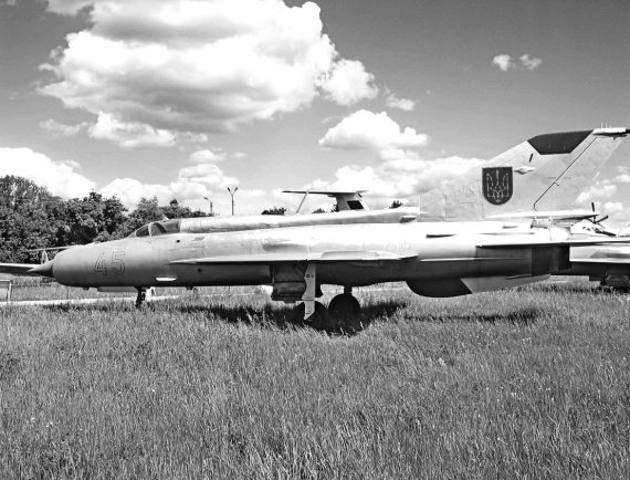 Иллюстрация к книге — Неизвестный "МиГ". Гордость советского авиапрома [i_112.jpg]