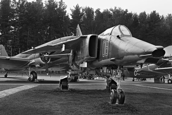 Иллюстрация к книге — Неизвестный "МиГ". Гордость советского авиапрома [i_134.jpg]