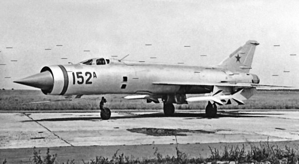 Иллюстрация к книге — Неизвестный "МиГ". Гордость советского авиапрома [i_139.jpg]