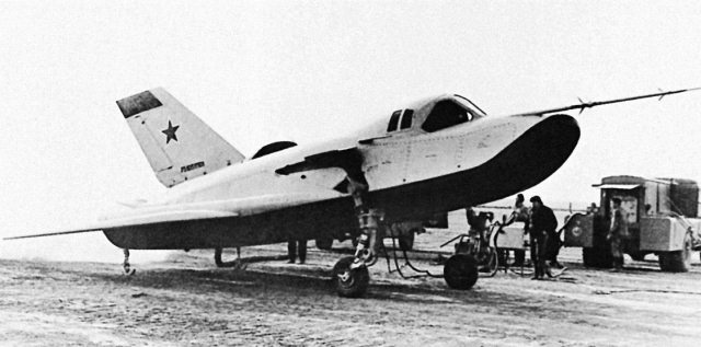 Иллюстрация к книге — Неизвестный "МиГ". Гордость советского авиапрома [i_174.jpg]