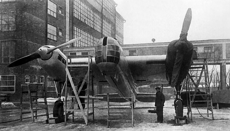 Иллюстрация к книге — Мясищев. Неудобный гений. Забытые победы советской авиации [i_002.jpg]