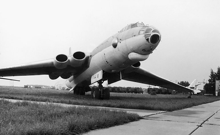 Иллюстрация к книге — Мясищев. Неудобный гений. Забытые победы советской авиации [i_051.jpg]